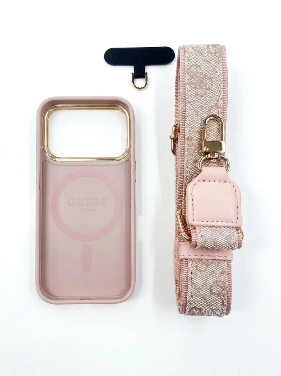 GUESS 4G Metall-Logo Hülle mit Crossbody-Gurt für iPhone 15 Pro Max – Pink 3